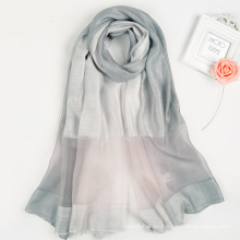 Arbeiten Sie eleganter Frauenansammlung Multi Farbdigitaldruck-kundenspezifischen quadratischer silk Schal des Entwurfs um, der türkischer silk Schal ist